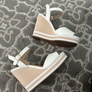 Aldo Beige & White Wedges